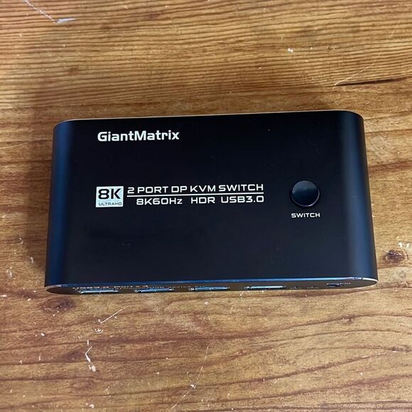 2 Port DisplayPort KVM Switch DP 2.0 USB 3.0 for 2 Computers Share Keyboard - Picture 5 of 11